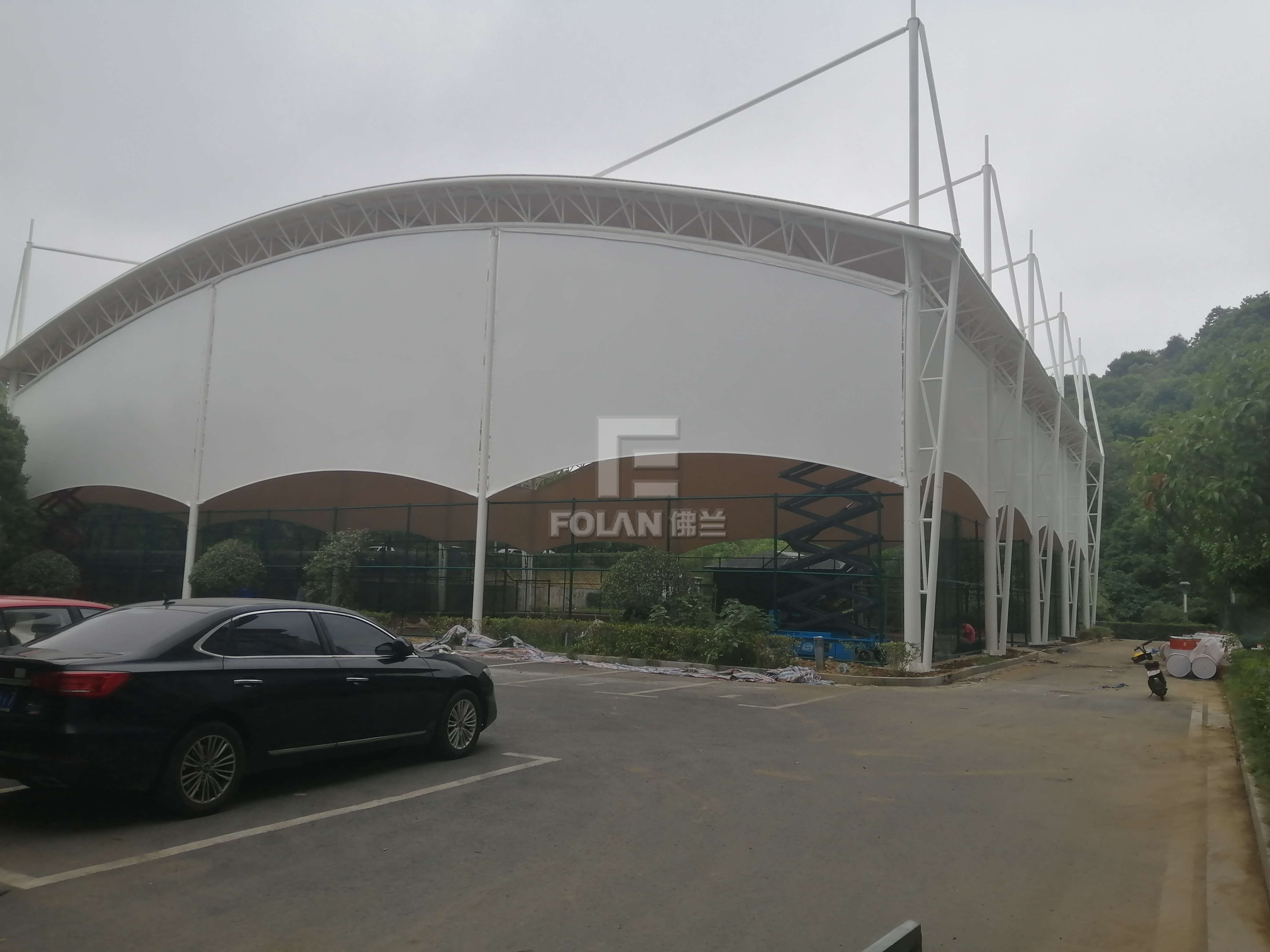 今日白露，佛蘭空間膜結構公司為您分享剛竣工的白鹿網球場