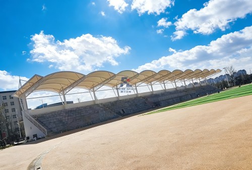 案例賞析｜竹節(jié)拱造型 + 精細(xì)排水工藝，鑄就校園膜結(jié)構(gòu)新地標(biāo)